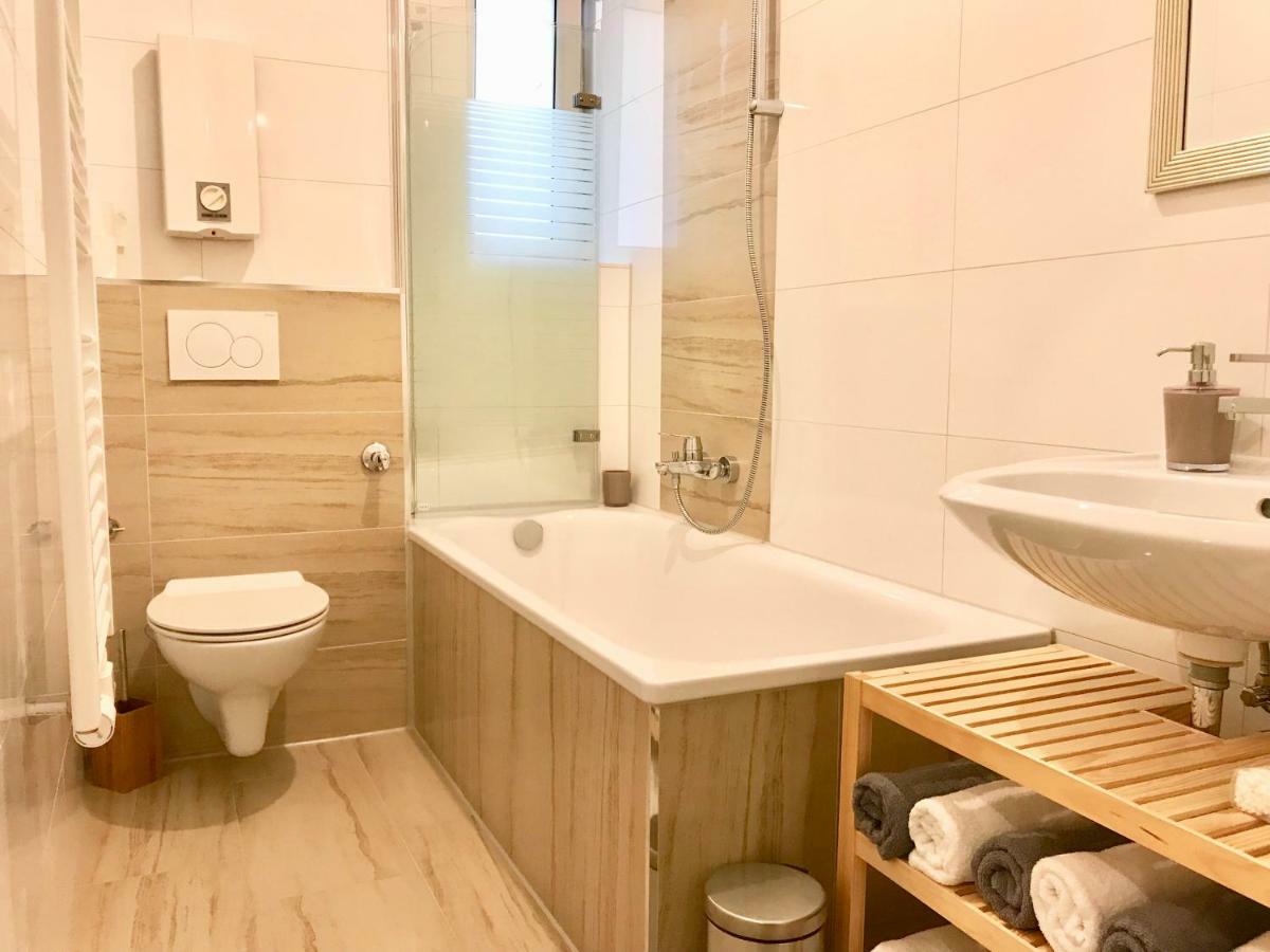 Apartments - Free Parking - Wifi - Kitchen เอสเซน ภายนอก รูปภาพ